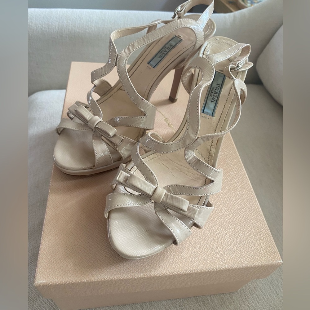 AUTHENTIC PRADA Sandal in Saffiano Leather, Color Seta, Size 37.5 / Size 7